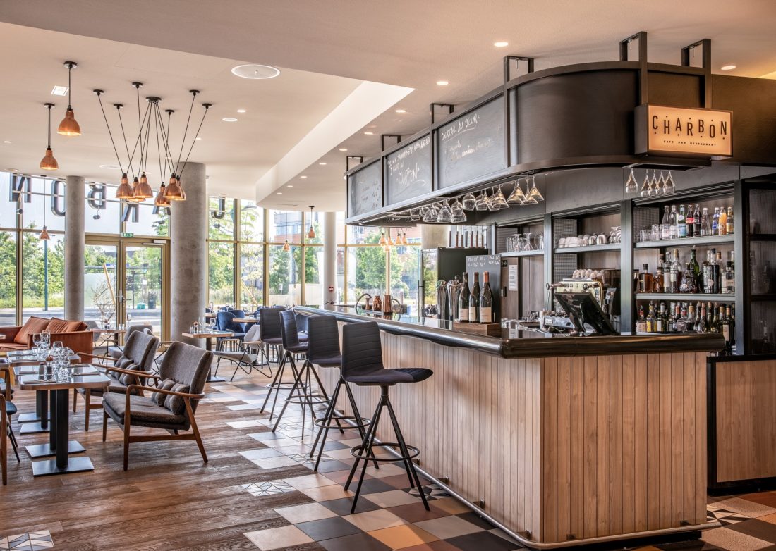 Vue du bar du Restaurant bistronomique CHARBON situé à Gennevilliers (92)