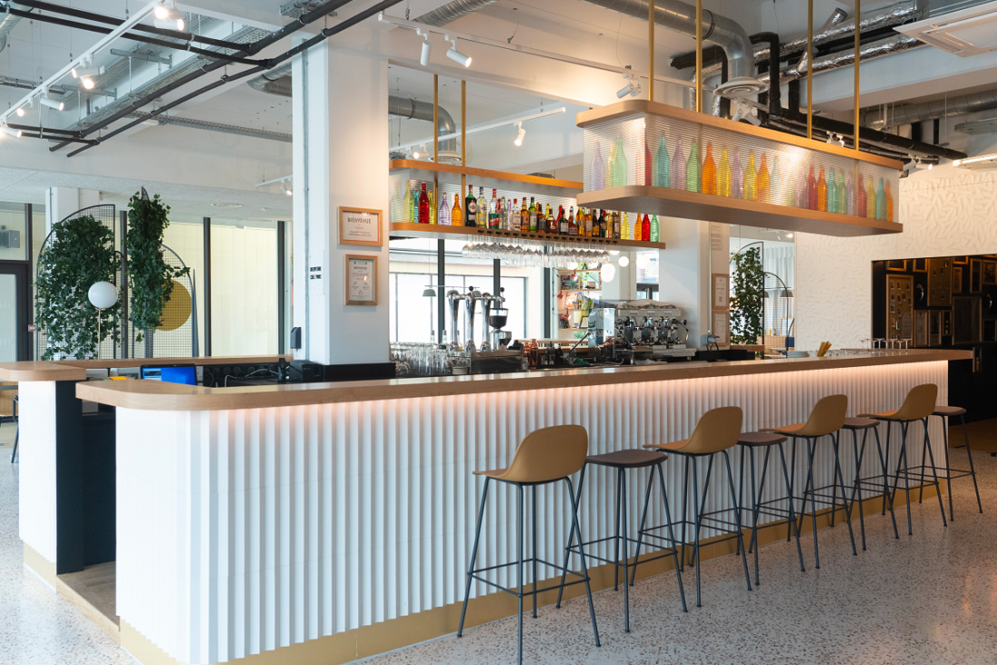 Espace bar de l'ibis Styles Romainville 